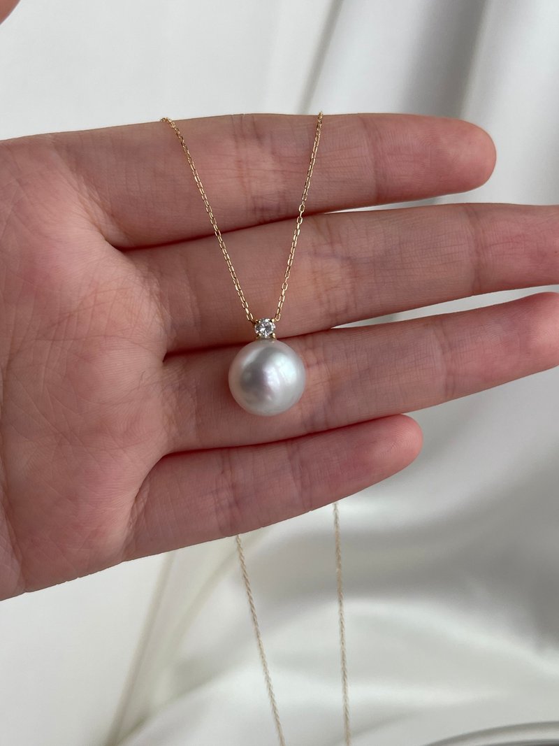 Large South Sea White Pearl Pendant with Diamonds 18K Gold Necklace 10mm 11mm Au White Suspended 45cm Au White Pearl Pendant - Necklaces - Pearl White