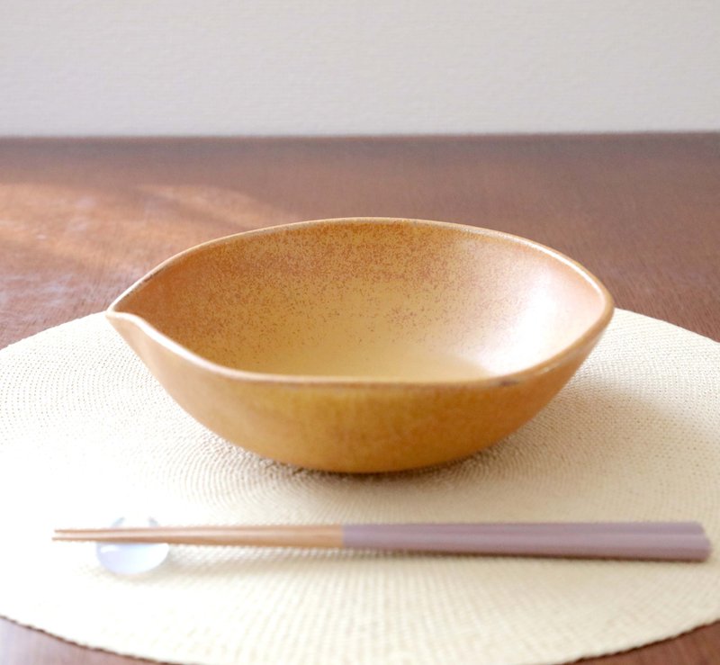 Golden yellow crystalline glaze hexagonal bowl - ถ้วยชาม - ดินเผา สีส้ม