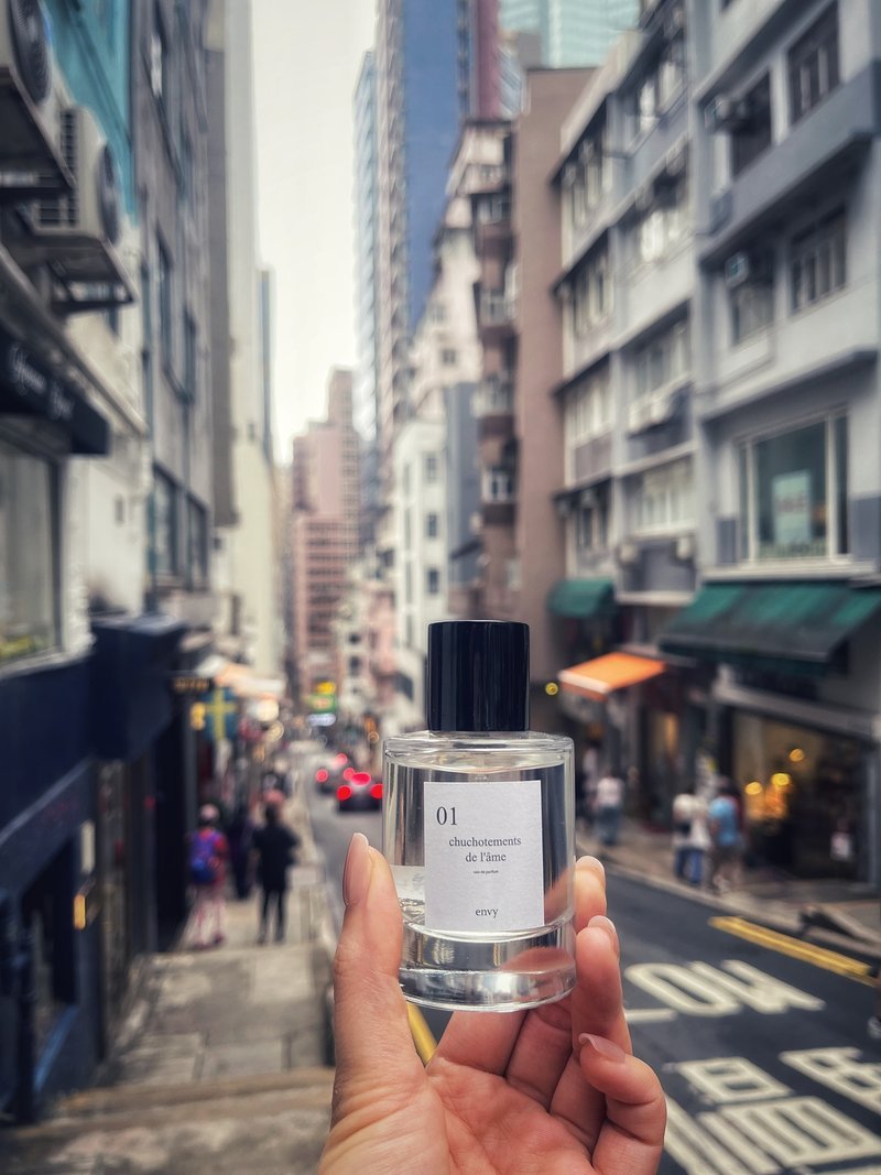| 中性茶木 | 01 chuchotements de l'âme靈魂的低語香水 50ml - 香水/香膏 - 其他材質 