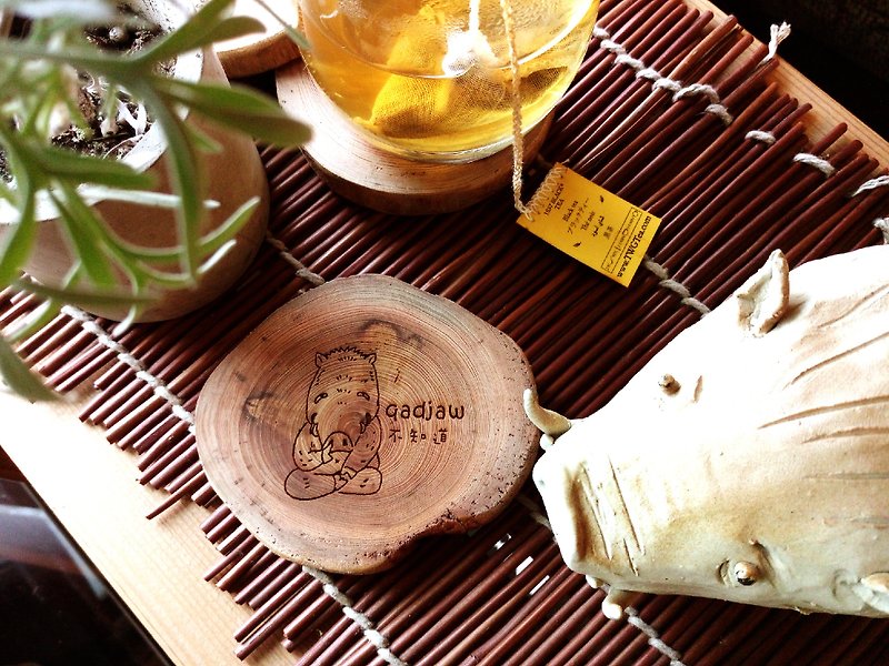Mountain Pig Yong Ge (3) Taiwan Elm Coaster Pig Year Aboriginal Paiwan Totem Motivation - Coasters - Wood Khaki
