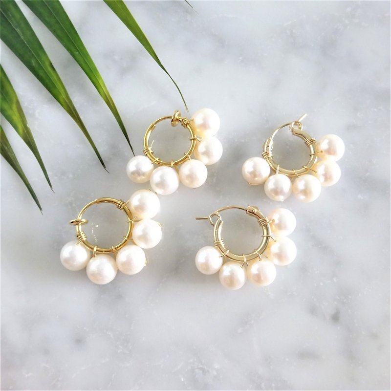 big pearl ♡ bubble earring ear 夾式 - Earrings & Clip-ons - Gemstone White