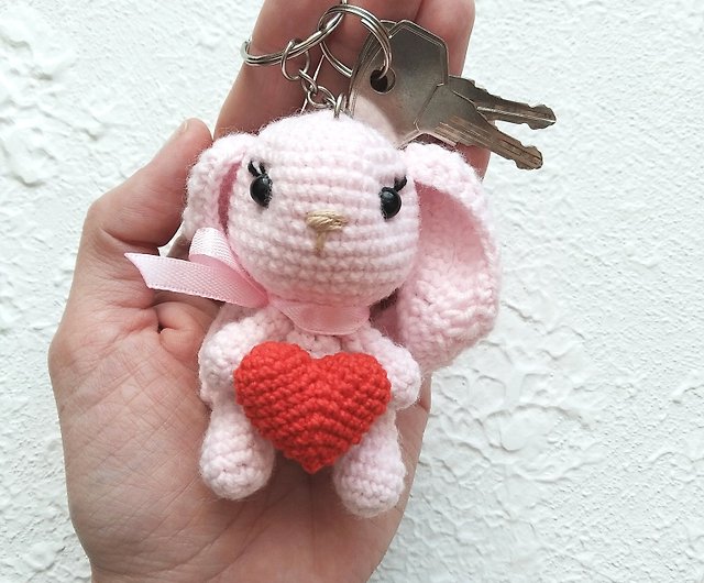  PRETYZOOM Peach Heart Bunny Rabbit Keychain Bag Easter Gift  Keyring Pendant Accessory (Assorted Color) : Home & Kitchen