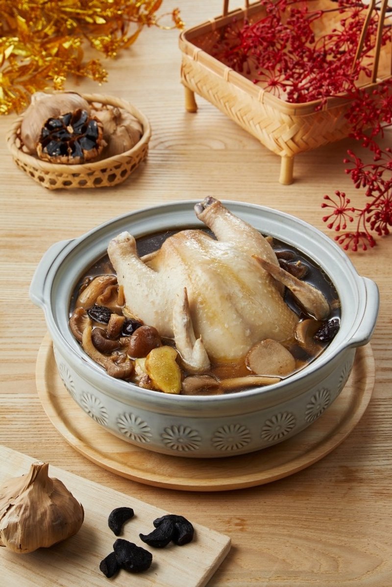 【Basic Canteen】Black Garlic Whole Chicken Soup-2200g - Mixes & Ready Meals - Other Materials Yellow