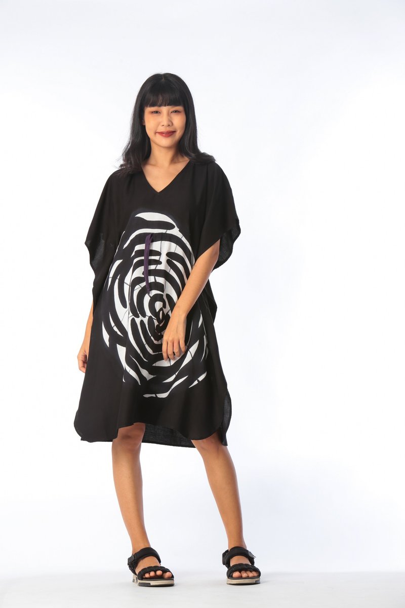 Kaftan Waist Jump Cotton Rayon Hand paint For Summer Beach V - 洋裝/連身裙 - 棉．麻 黑色