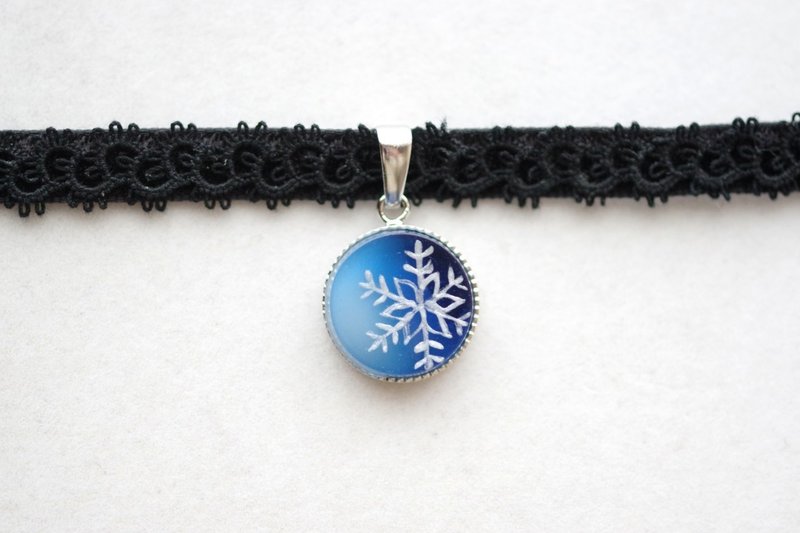 จี้เรซิ่นทรงสี่เหลี่ยม งานศิลป์ ลายใต้ความมืดมิดยามค่ำคืน - สร้อยคอ - เรซิน สีน้ำเงิน