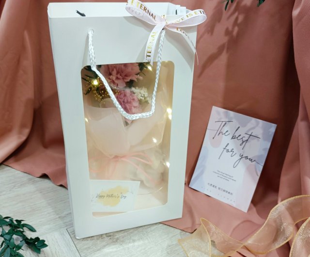 {♦️24Kゴールドコーチィングカーネーションハート型ボックス入り・透明ネース付 ♦️24Kゴールドコーチィングカーネーションハート型ボックス