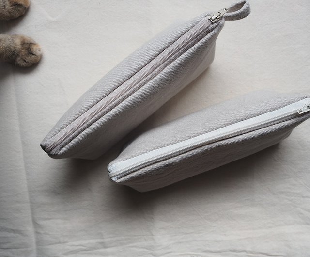 howslife hand-made warm and soft micro triangle pencil case-Japanese linen  series - Shop howslife Pencil Cases - Pinkoi