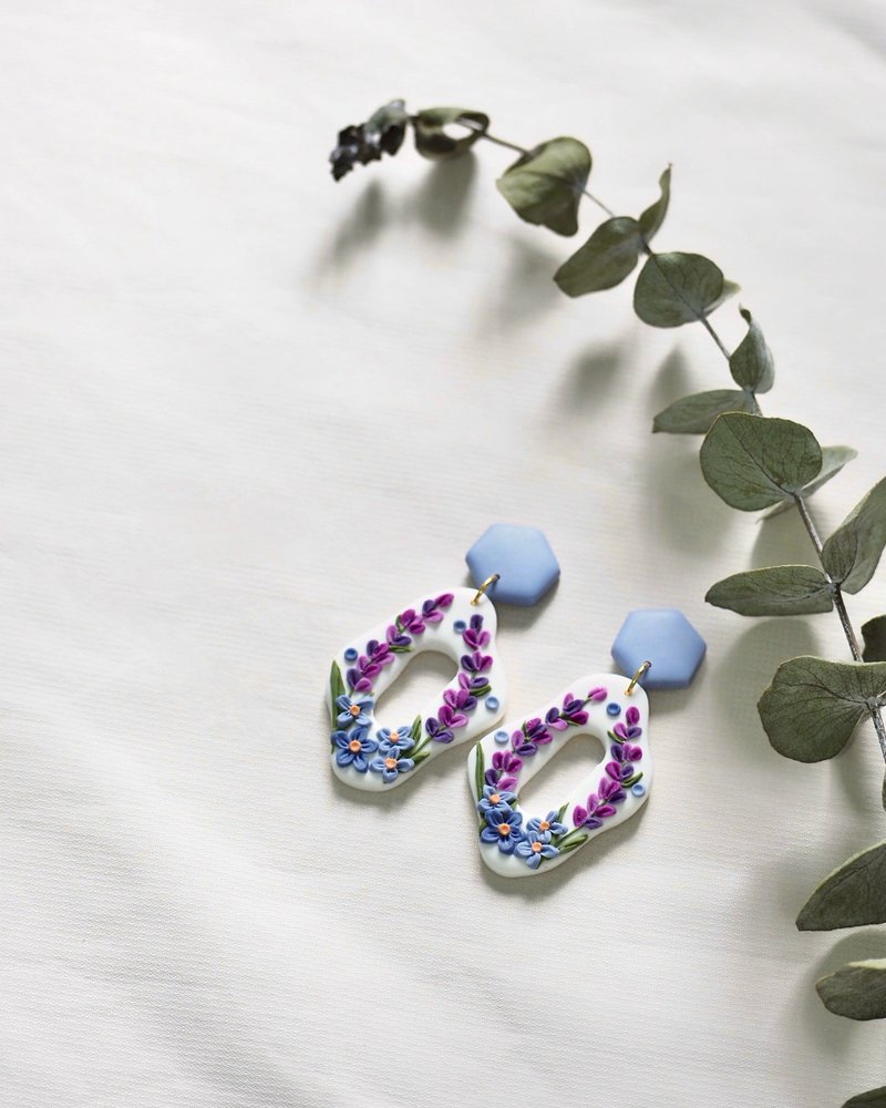 Lavender Irregular Wreath Clay Earrings - ต่างหู - วัสดุอื่นๆ สีม่วง