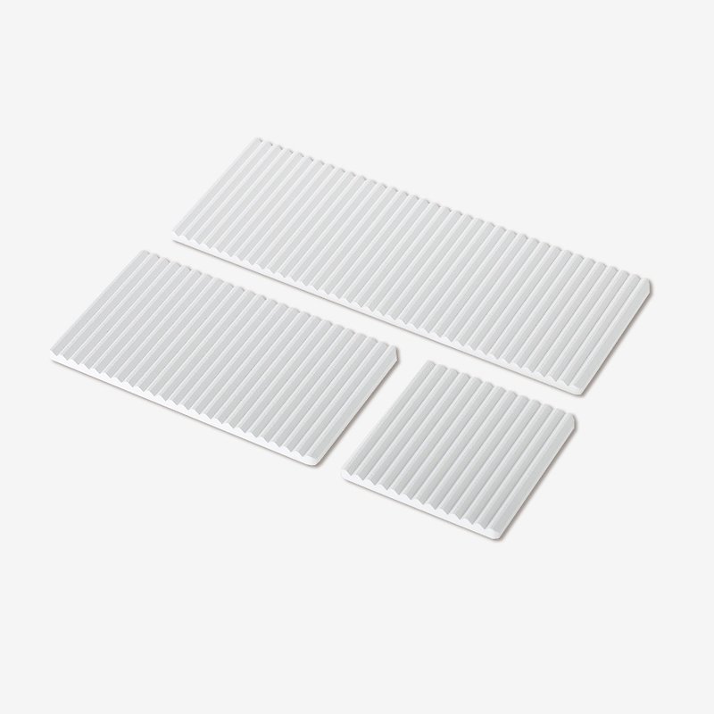 Japan's Frost Mountain Wavy Washbasin/Kitchen Quick-Drying Moisture Absorbent Pad-3 Piece Set - Plates & Trays - Other Materials White