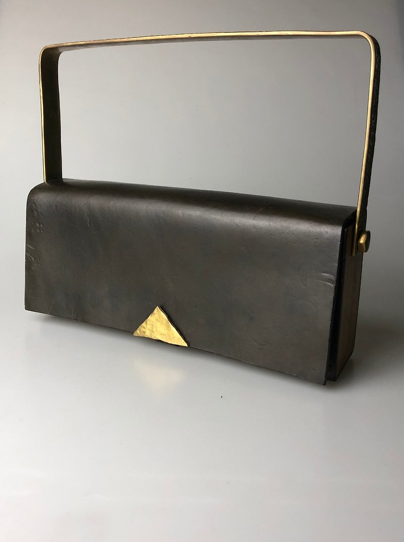 [Item Collection] Dark green handmade hammered handbag - กระเป๋าถือ - หนังแท้ สีเขียว