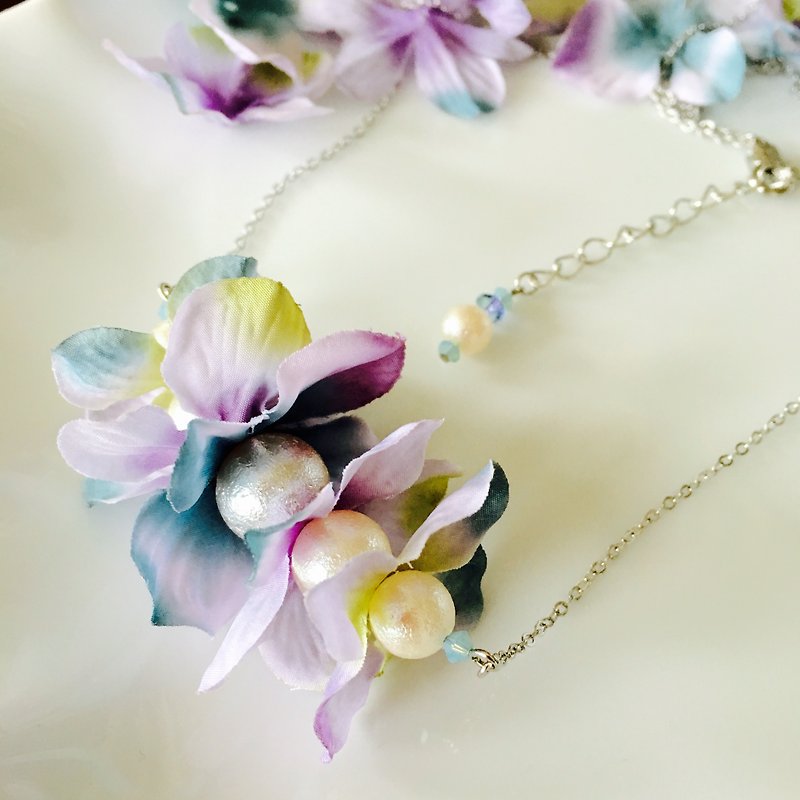 Hydrangea Necklace - Necklaces - Plastic Purple