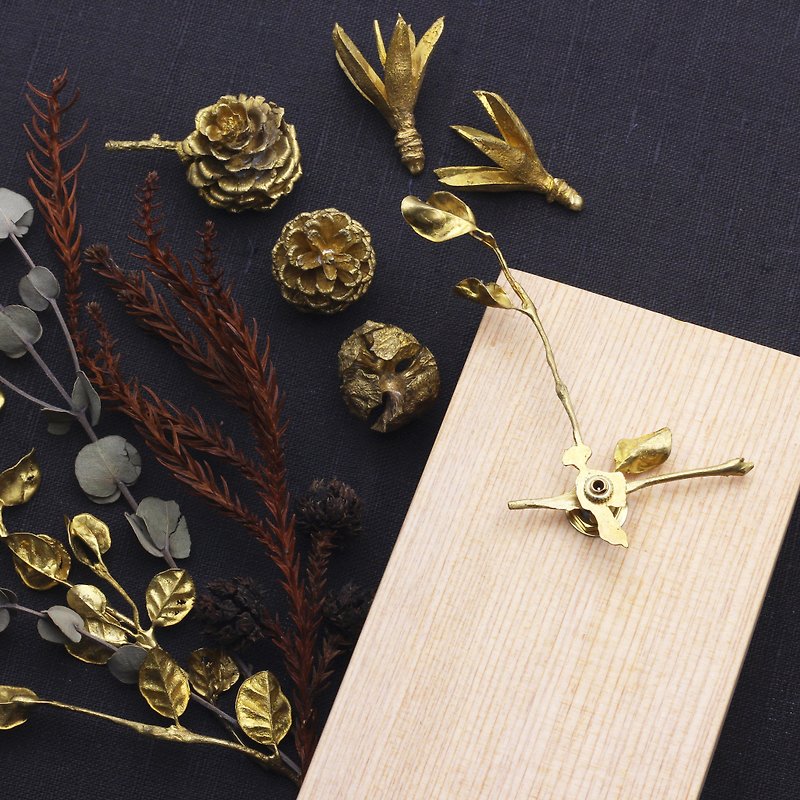 Clock leaf brass beech wood nature plant christmas - นาฬิกา - ไม้ สีนำ้ตาล