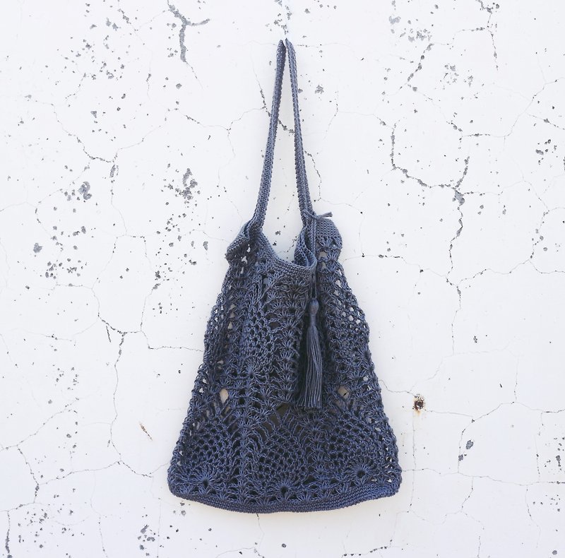 [Customized] Handmade hand-woven / ramie rope woven mesh bag / shopping bag / shoulder bag / tassel - กระเป๋าถือ - ผ้าฝ้าย/ผ้าลินิน สีเทา