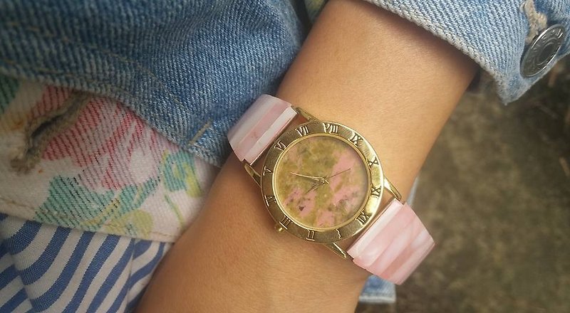 []ロストと見つけるアンティークモデル天然石バイモ大きな花はグリーンストーンを見ます - 腕時計 - 宝石 ピンク