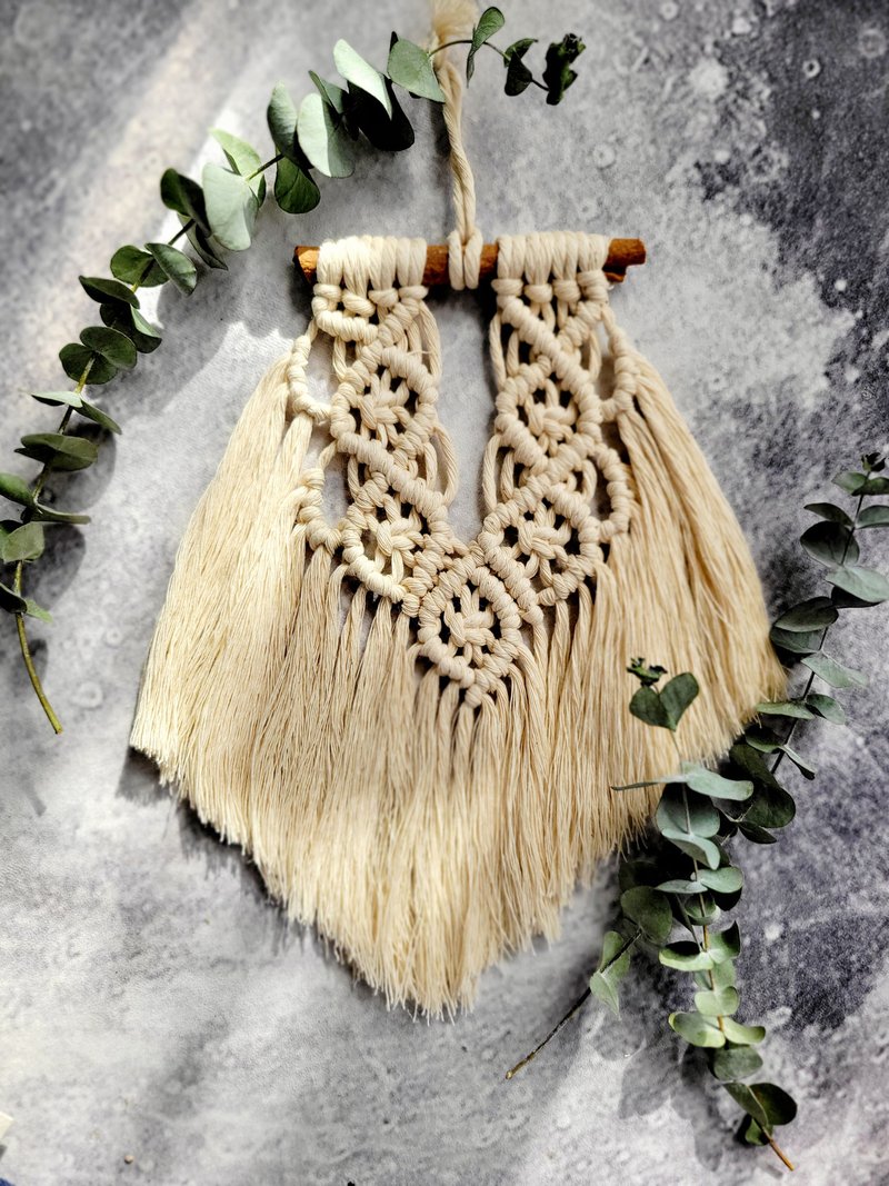 Macrame Braided Fringe Cinnamon Ornament - ตกแต่งผนัง - ผ้าฝ้าย/ผ้าลินิน ขาว