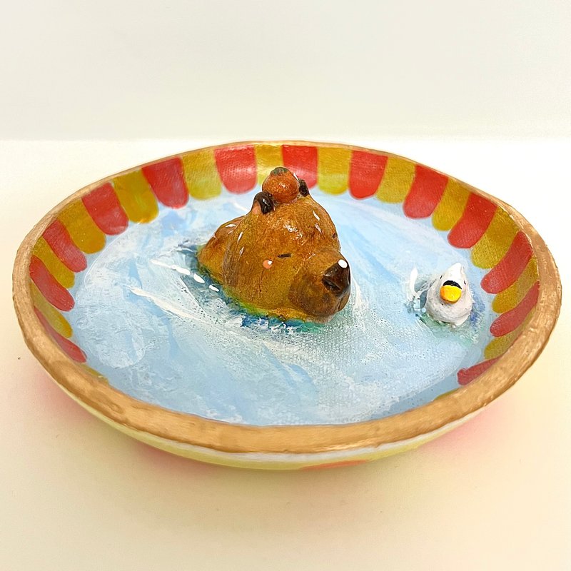 Capybara and Duck Friends Decoration Plate - ของวางตกแต่ง - ดินเผา 