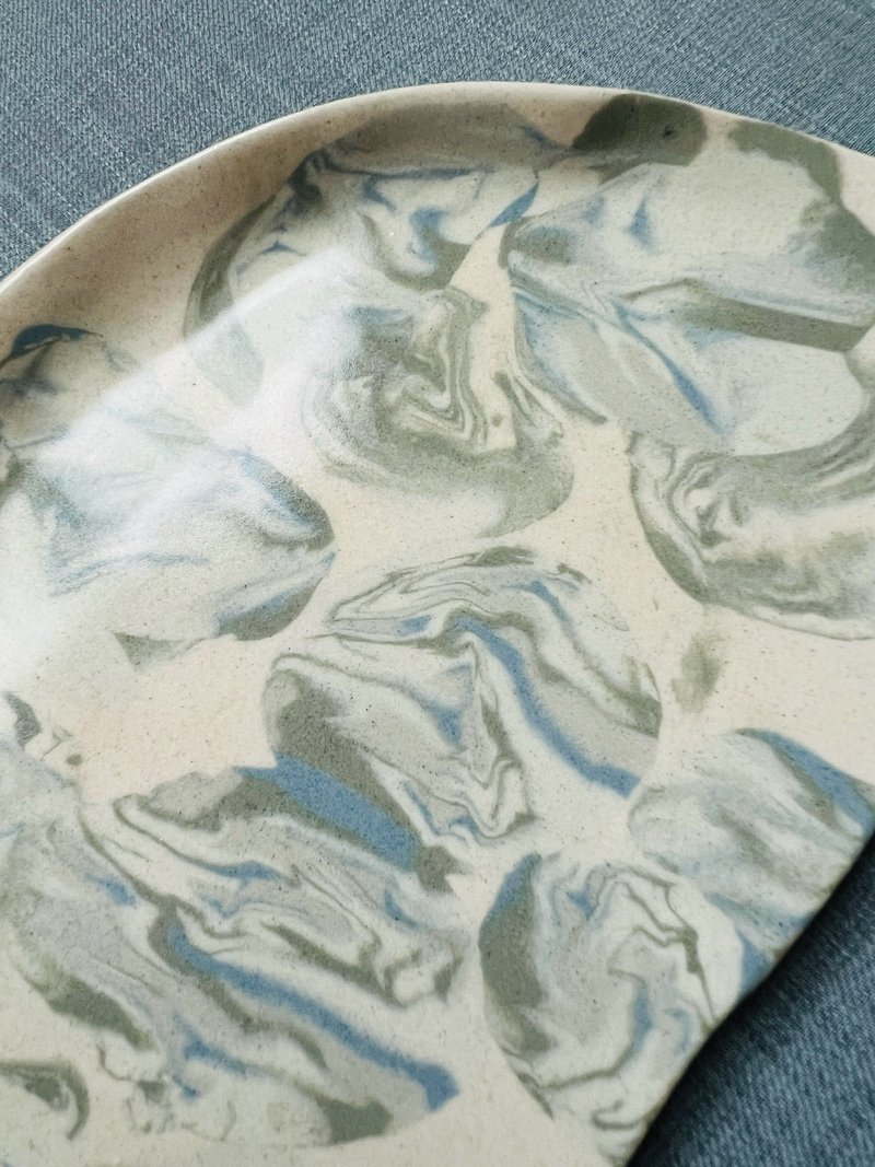 殘缺美 只有半片雲 絞胎陶盤23.1 x 15 x 1.8 cm - 盤子/餐盤/盤架 - 陶 