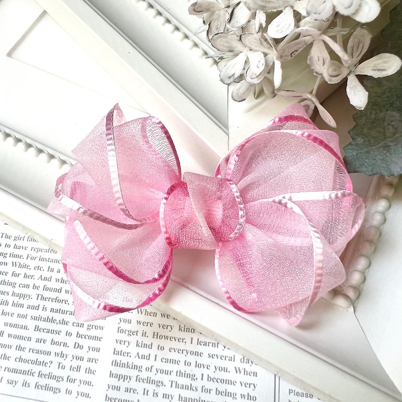Gradient yarn twist bow bangs clip / tender pink - เครื่องประดับผม - วัสดุอื่นๆ สึชมพู