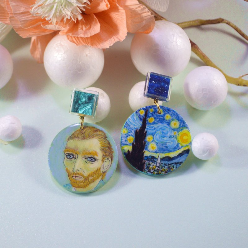 Artist Series Van Gogh Starry Sky Asymmetrical Pattern Design Round Art Earrings - ต่างหู - ไม้ หลากหลายสี