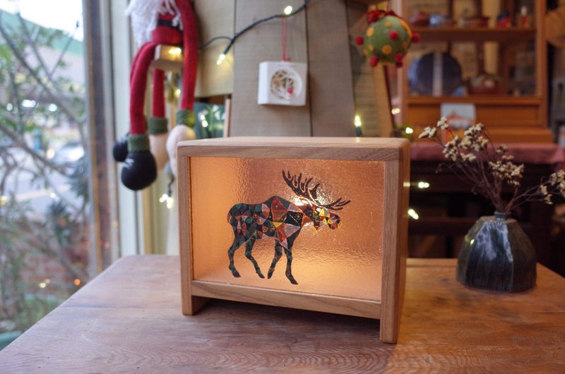 ShouZhuo handmade---Hand-painted moose light box (accept custom animals) - ของวางตกแต่ง - ไม้ สีนำ้ตาล