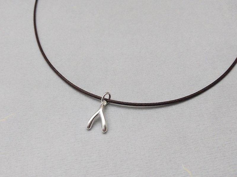 Wax cord necklace sterling silver wish bone Wax cord necklace - สร้อยคอทรง Collar - เงินแท้ สีเงิน