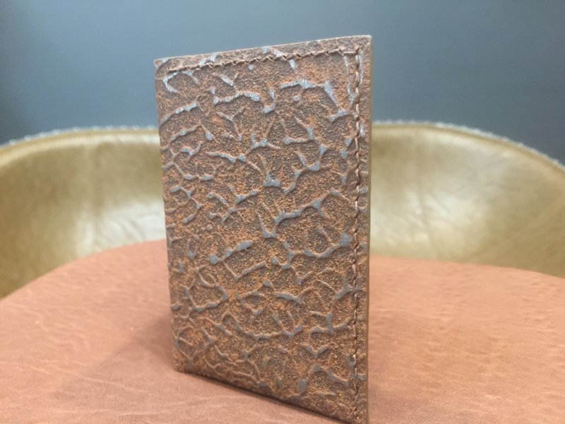 Iron leather series business card holder. Made of environmentally friendly iron powder. Combined with leather to produce a combination of strength and beauty - ที่เก็บนามบัตร - หนังแท้ 