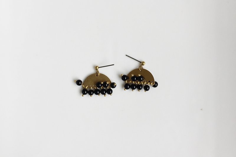 黑石榴 黃銅黑瑪瑙造型耳環 - 耳環/耳夾 - 其他金屬 黑色