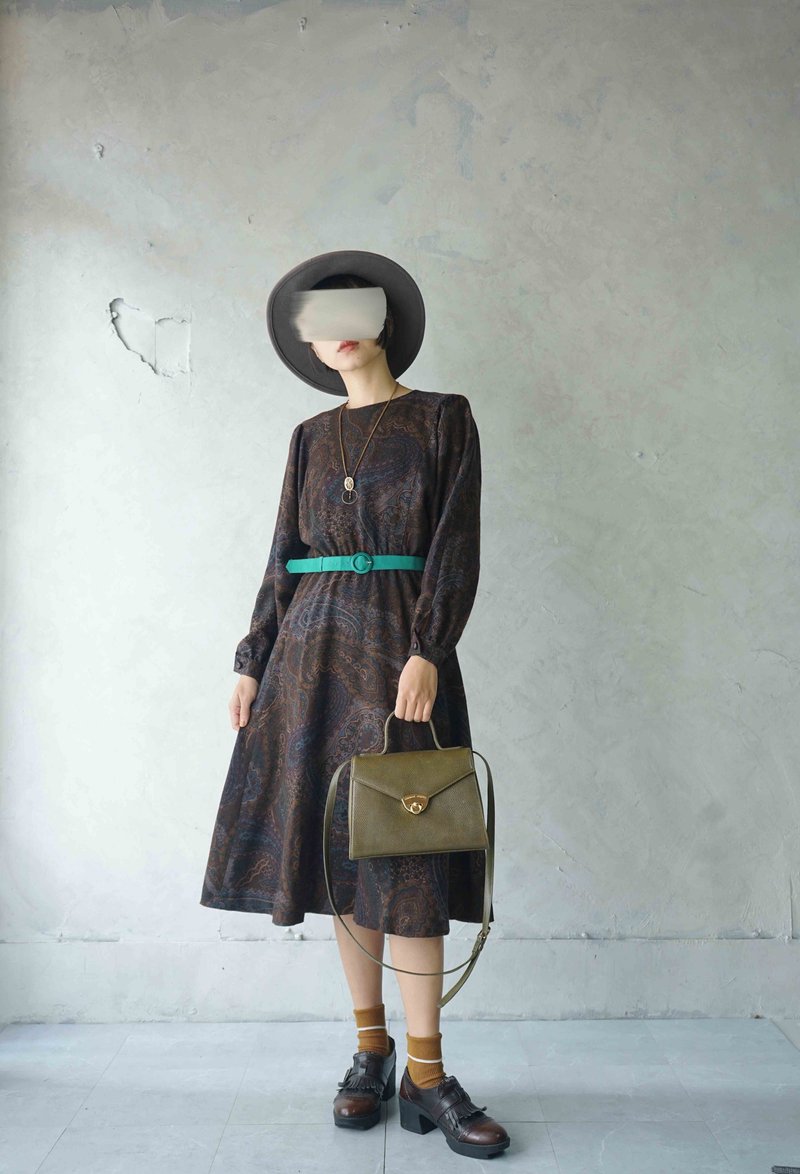 Treasure Hunt Vintage - Retro Antique Deep Brown Paisley Raglan Sleeve Woolen Showa Era Dress - One Piece Dresses - Wool Brown