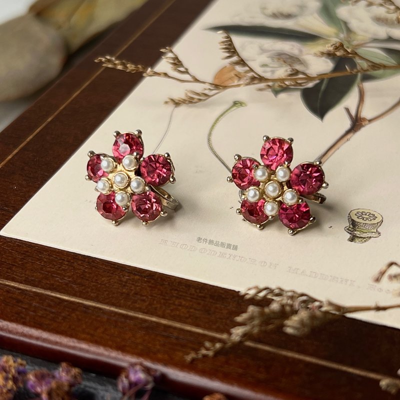 Nemo Pink Sakura Stone Pearl Earrings - ต่างหู - โลหะ สึชมพู