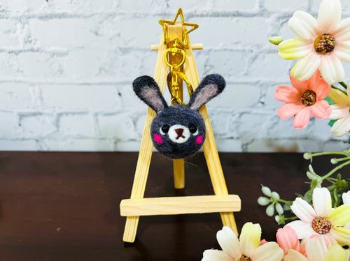 羊毛フェルトウサギキーホルダー - ショップ shing-gu