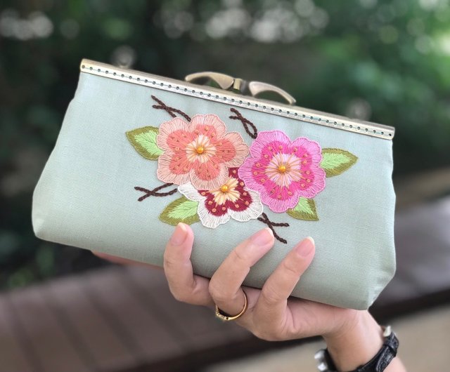 Kuchan_usako　STUDIO AMELIA クラッチバッグ クラッチバッグ、ハンドバッグ、リネンバッグ、刺繍糸バッグ