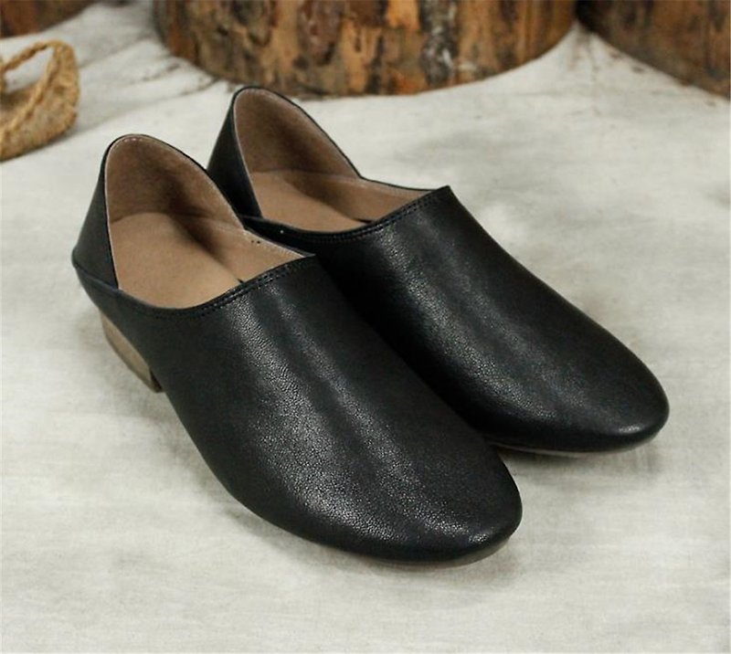 Original handmade personality retro middle mouth single shoes leather low heel casual comfortable women's shoes one pair of shoes - รองเท้าบัลเลต์ - หนังแท้ สีดำ
