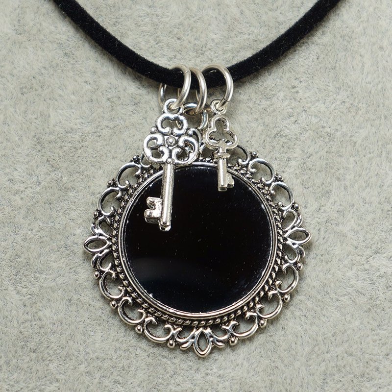 Glass Mirror Necklace Evil Eye Protection Amulet Silver Pendant Necklace Jewelry - 項鍊 - 玻璃 銀色