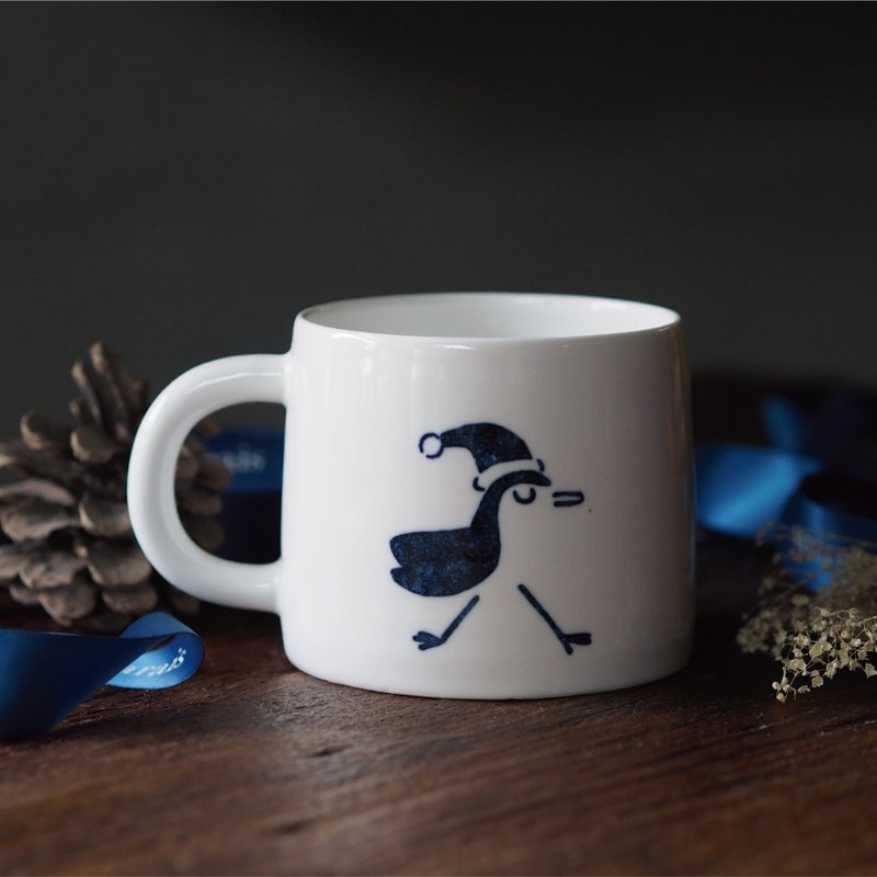 【Christmas Special Selection】Christmas Douqu Mountain-shaped Cup 320ml - Other Cups - เครื่องลายคราม สีน้ำเงิน