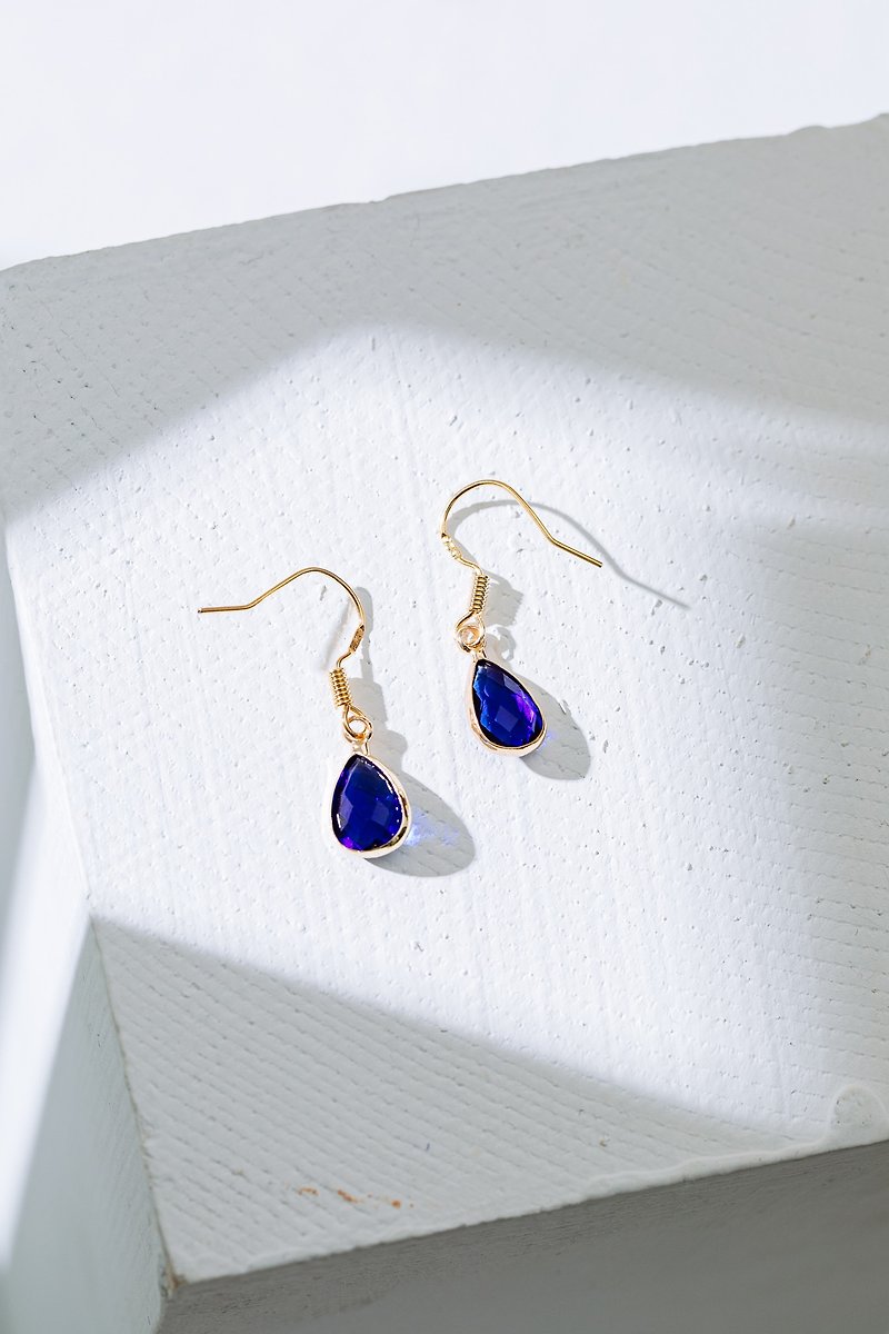 小家碧玉-藍琉璃耳環 - 耳環/耳夾 - 銅/黃銅 藍色