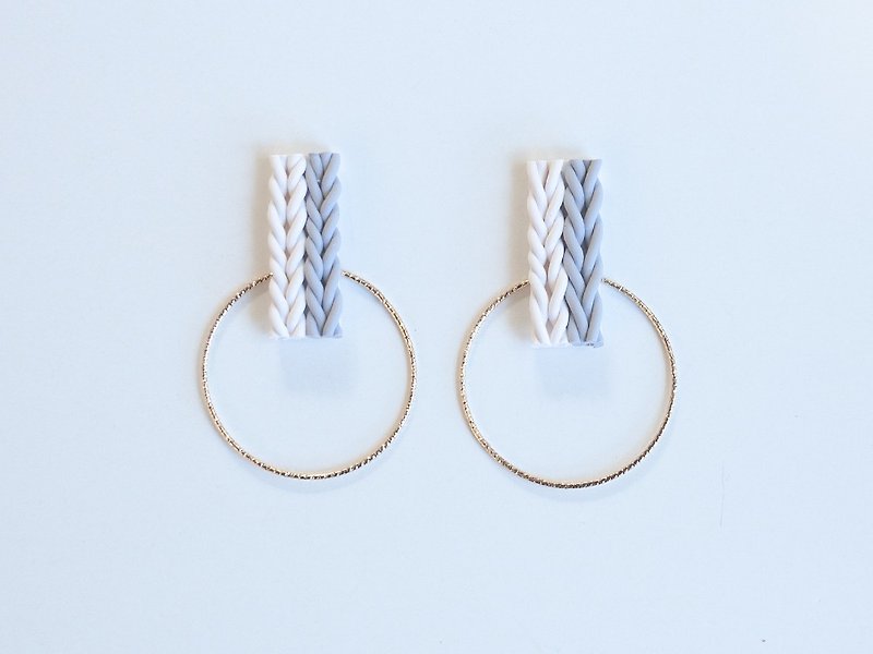 Knit and hoop earrings / earrings / white - ต่างหู - ดินเหนียว ขาว