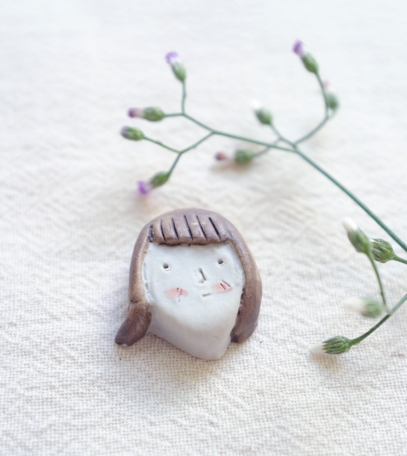 ceramic brooch - 胸針 - 陶 白色