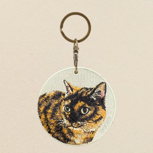 EMJOUR EMJOR 雙面刺繡吊飾 - 玳瑁貓 | 模擬刺繡