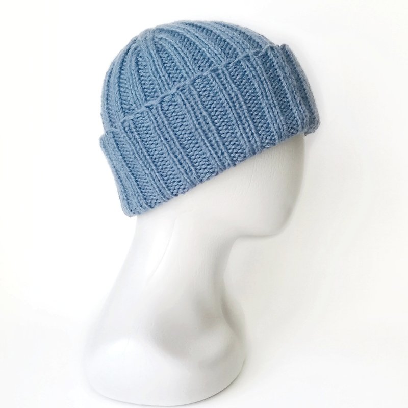 Handcrafted Men's Winter Beanie: Cashmere-Merino Wool Blend, Cozy, Warm Knit Hat - หมวก - ขนแกะ สีน้ำเงิน