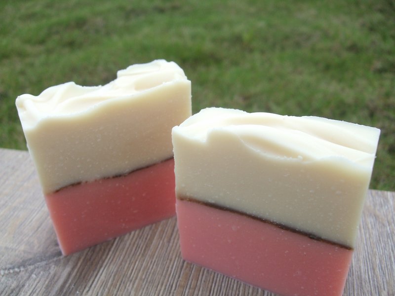 粉紅佳人- 一年以上老皂 - 沐浴乳/沐浴用品 - 植物．花 粉紅色