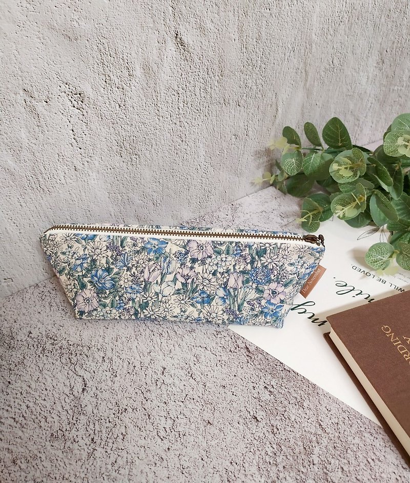 Daily series pencil case/pencil case/limited handmade bag/romantic daisy/in stock - Pencil Cases - Cotton & Hemp Blue