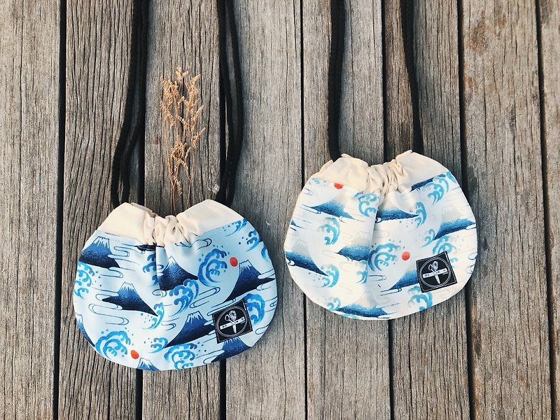 Steamed Buns / Mount Fuji - Messenger Bags & Sling Bags - Cotton & Hemp Blue