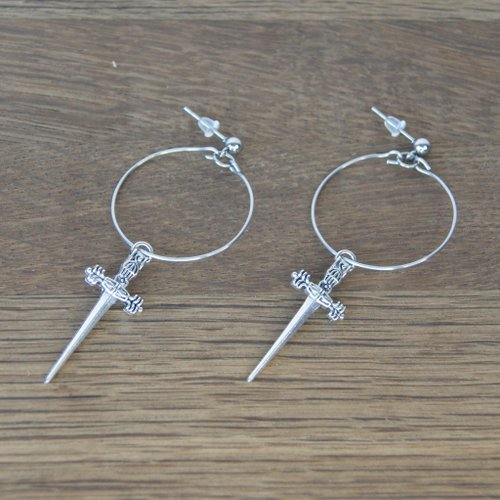 Cyberpunk Jewelry Boutique 吊劍耳環。 男士哥特式匕首耳環。 手工製作的另類耳環