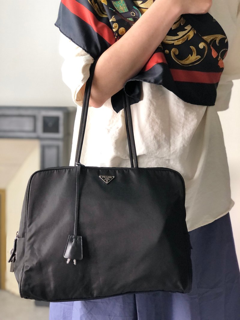 【 日本直送　名牌中古包 】PRADA プラダ トートバッグ ブラック カデナ ナイロン vintage ヴィンテージ オールド ggz5as - 手提包/手提袋 - 尼龍 黑色