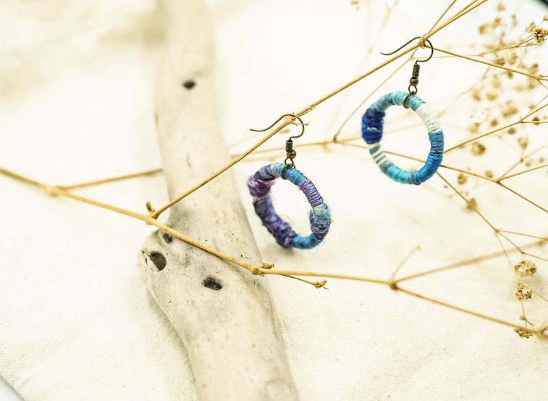 手工圈圈耳環 | 蝶豆花(一對)可客製 - 耳環/耳夾 - 絲．絹 藍色