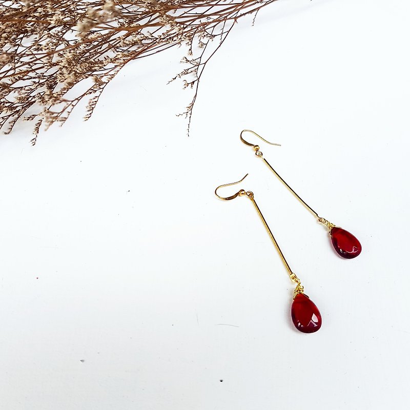 Copper hand made _ fire red drop shape artificial crystal dangle earrings - Earrings & Clip-ons - Glass Red
