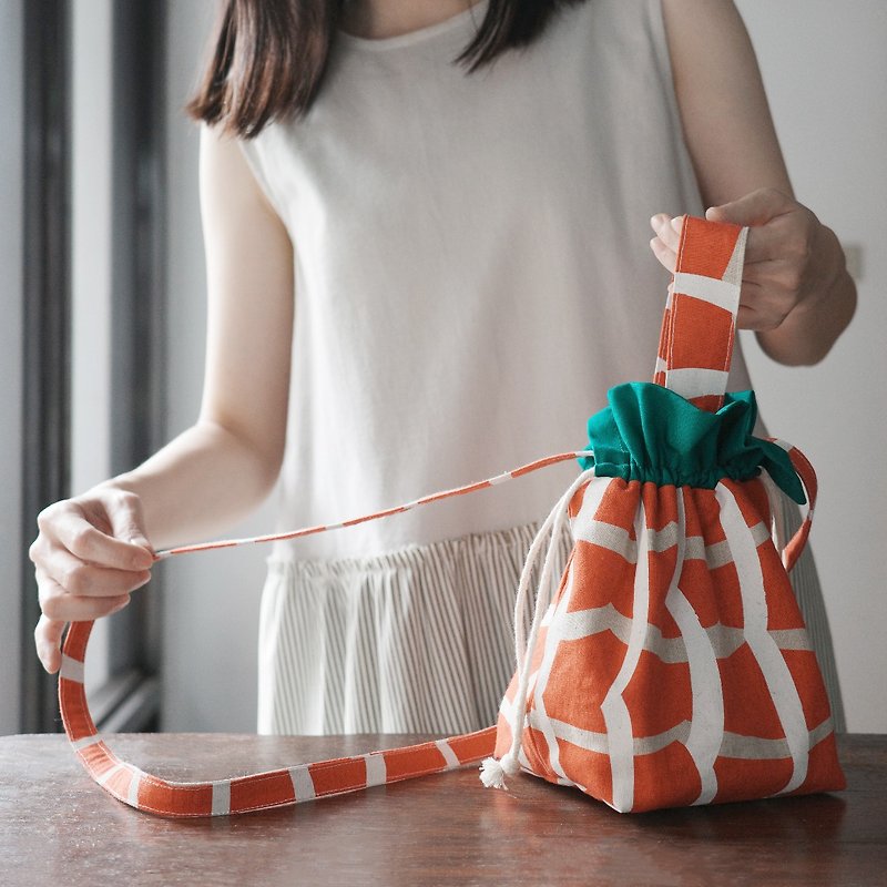 The drawstring top handbag/cross-body bag is the most suitable for beginners to experience sewing. One person can form a group. Cultural currency. - Knitting / Felted Wool / Cloth - Cotton & Hemp 
