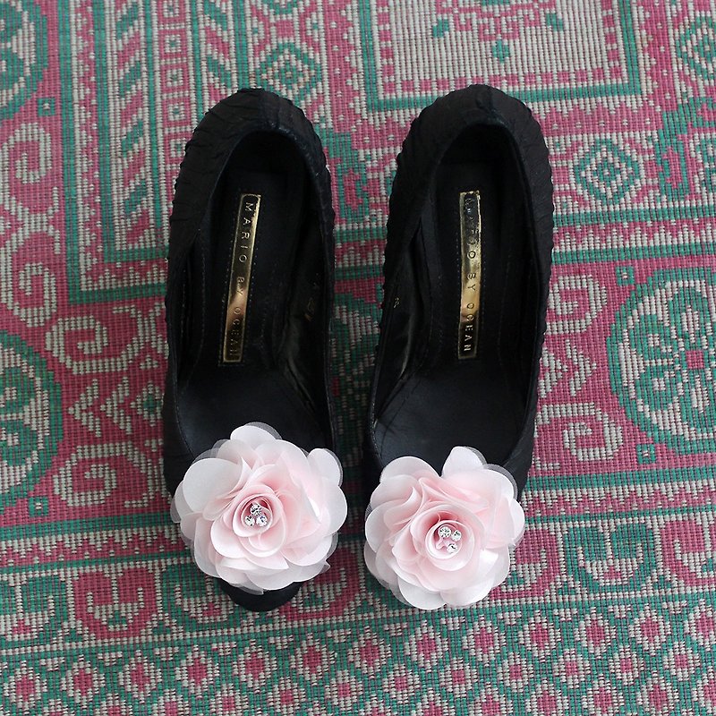 Decorative Pink flower Bridal Shoe Clips  for Wedding Party - 鞋墊/周邊 - 其他材質 粉紅色