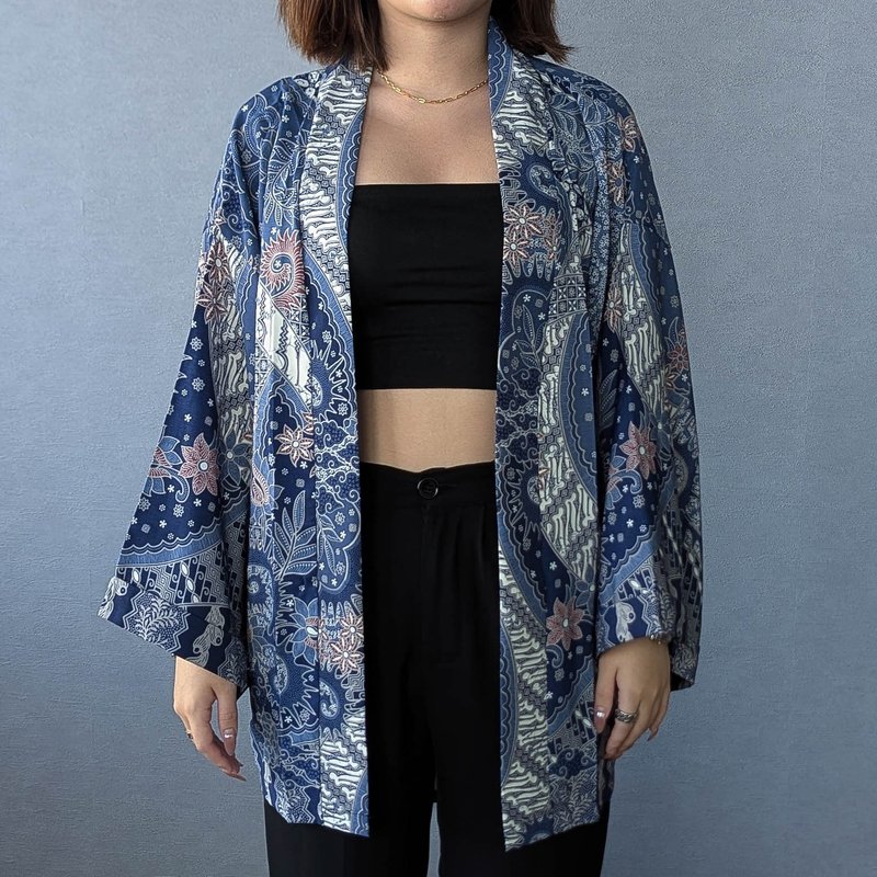 NAKURA Batik Kimono Outer - Indigo Blue - NAK010 - เสื้อแจ็คเก็ต - วัสดุอื่นๆ สีน้ำเงิน