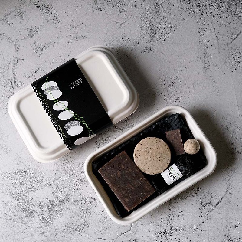 【Gift】Coffee Ground Sustainable Handmade Soap and Hair Cake Gift Box (with paper bag) - สบู่ - วัสดุอื่นๆ สีกากี